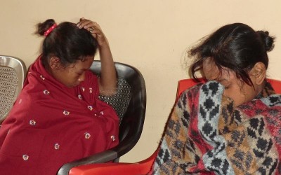 Visita a Pramila y Urmila